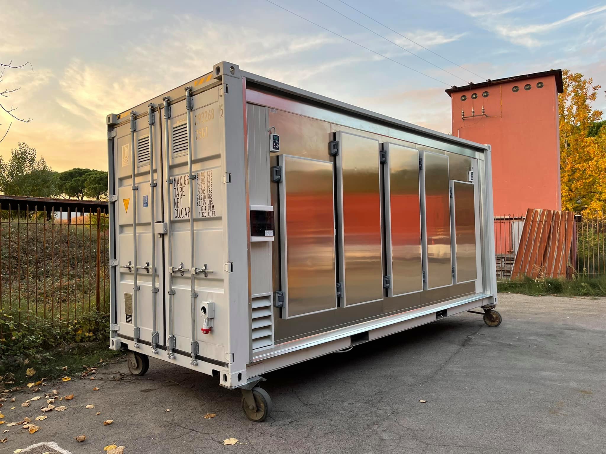 Refrigerated containers morgue